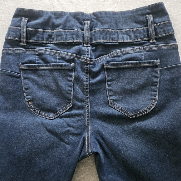 Refuge Demin Jeans - Picture 2 of 3